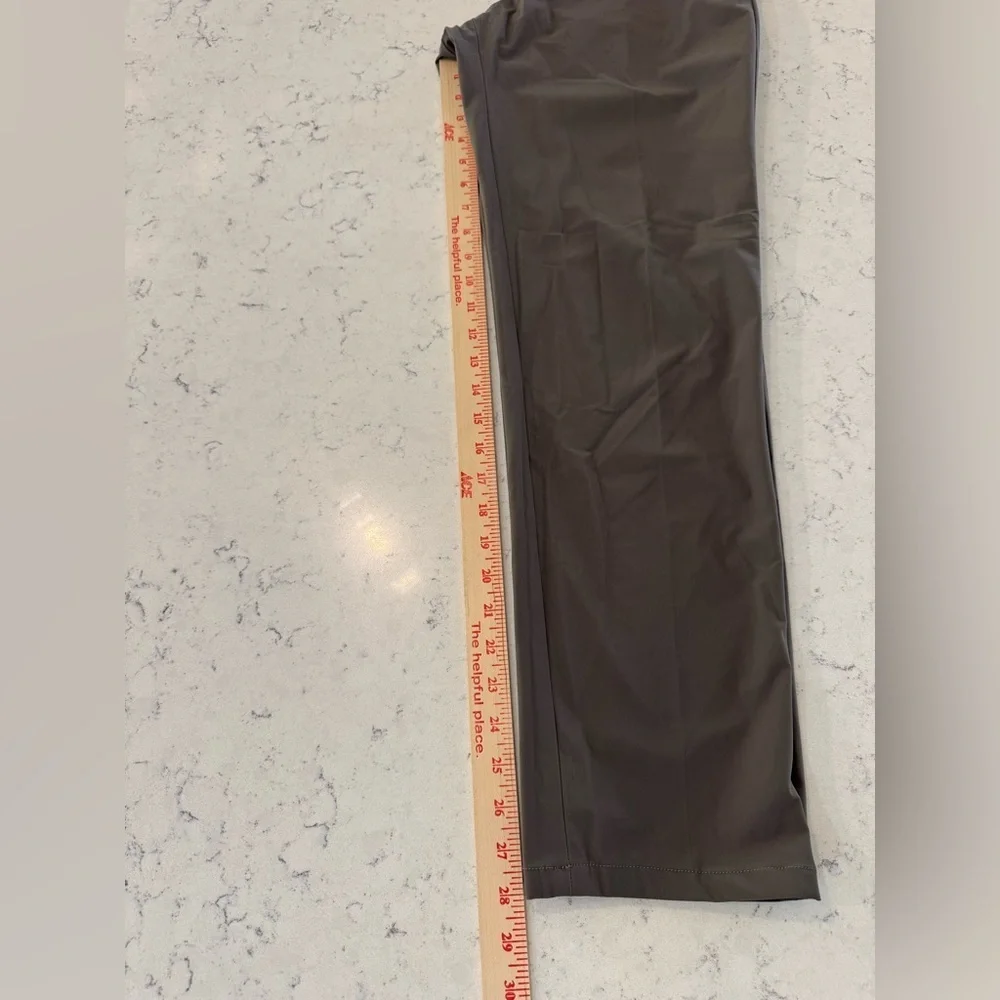 PT01 Kinetic Active Lux Trouser Pants in Tan Men’s Size 32 zip pockets
